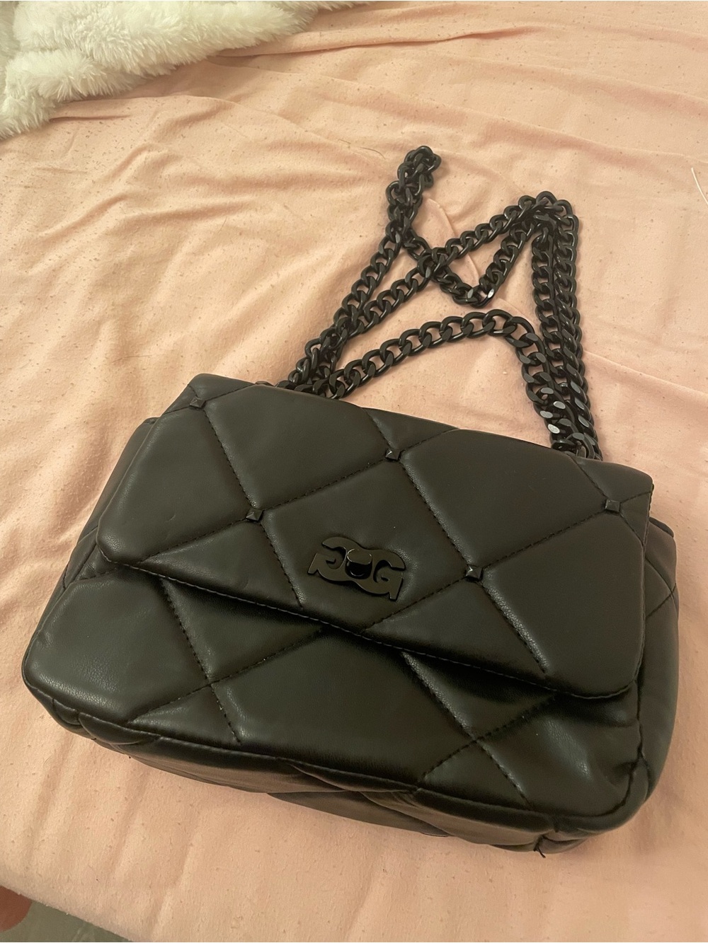 Quilted Shoulder Bag with Chain Strap in Black